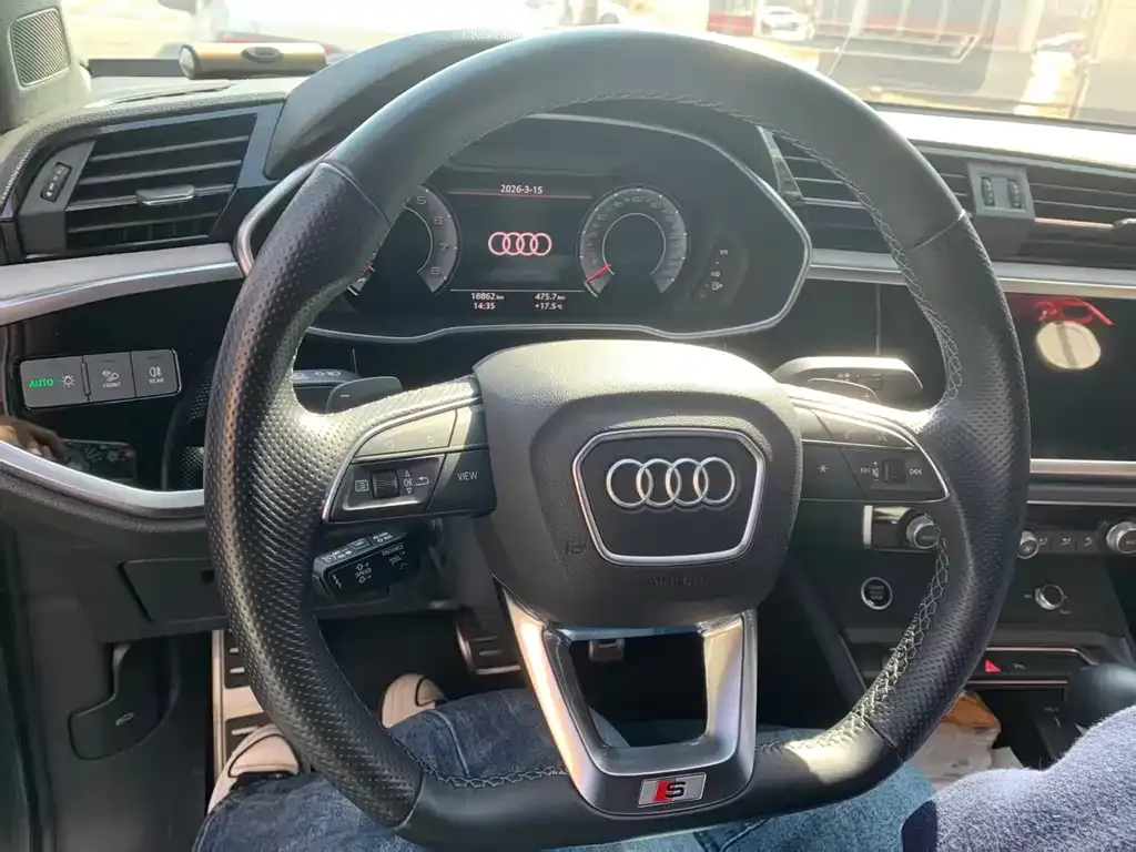 Audi Q3 Sportback — фото 3