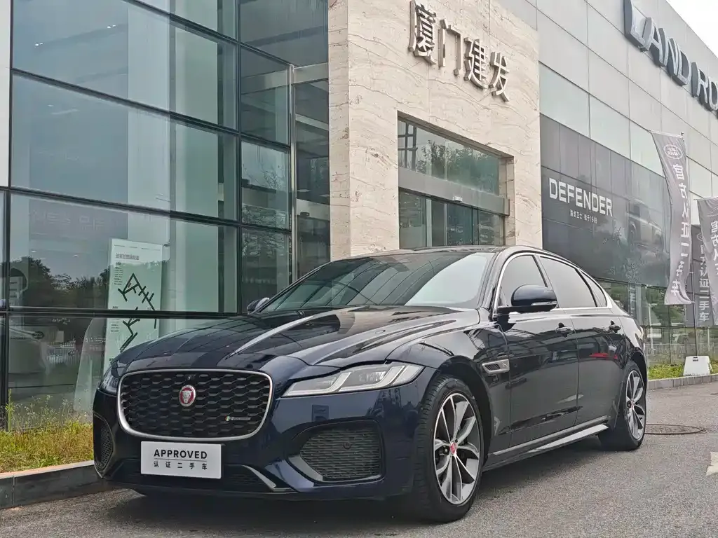 Jaguar XFL — фото 1