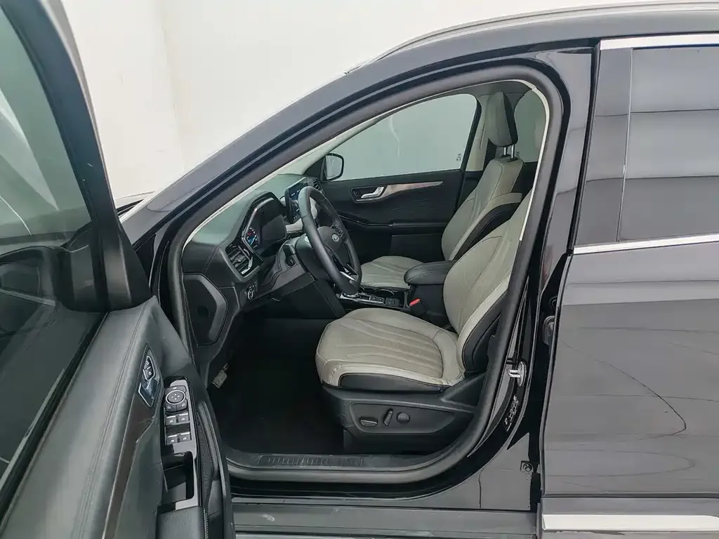 Ford Escape 2023 из CN, фото 8