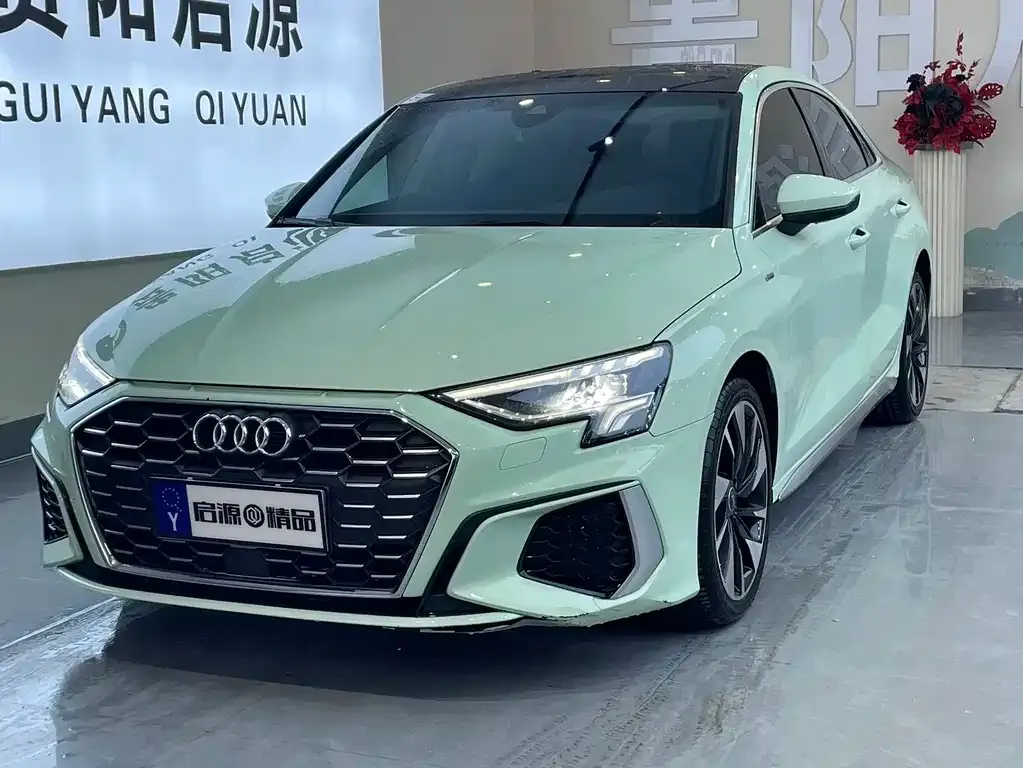 Audi A3 — фото 1