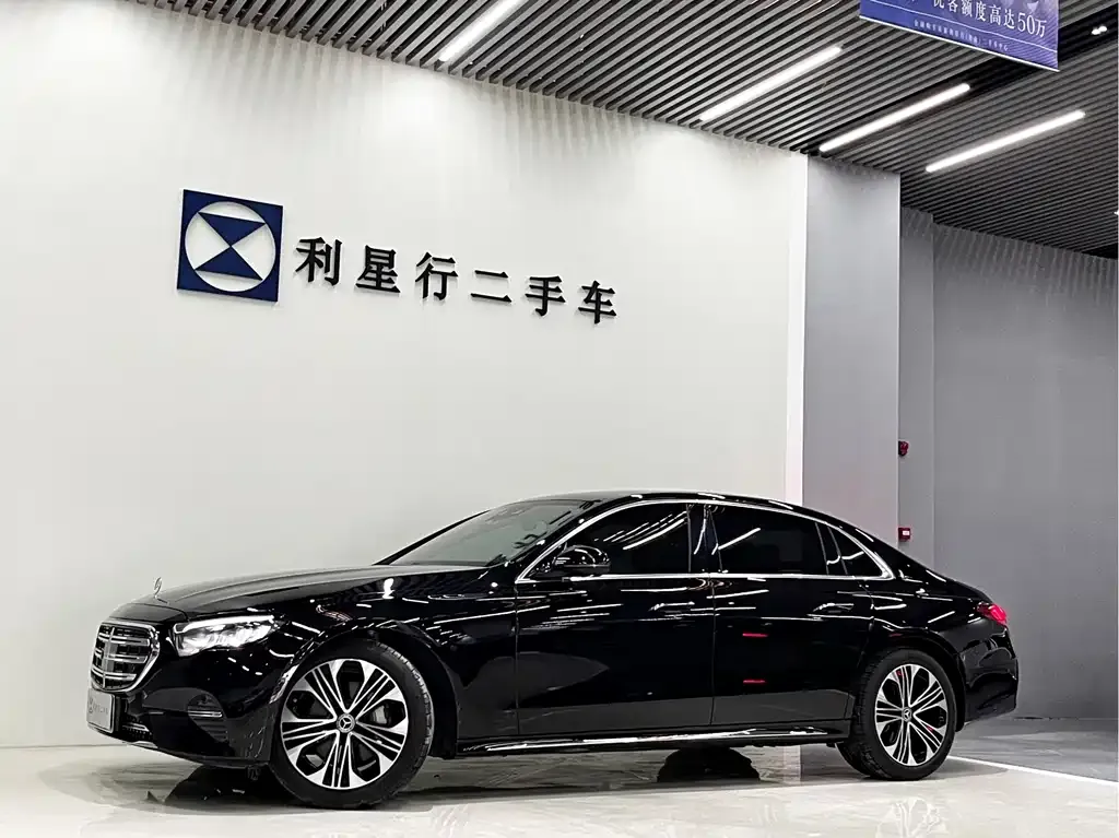 Mercedes-Benz E-Class — фото 1