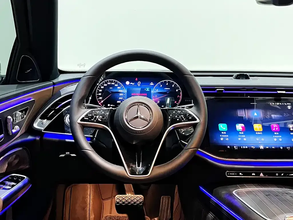Mercedes-Benz E-Class — фото 10