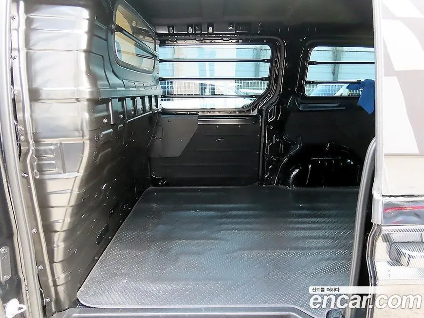 Hyundai Staria — фото 2