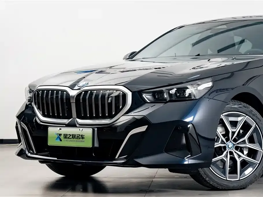 BMW i5 — фото 9