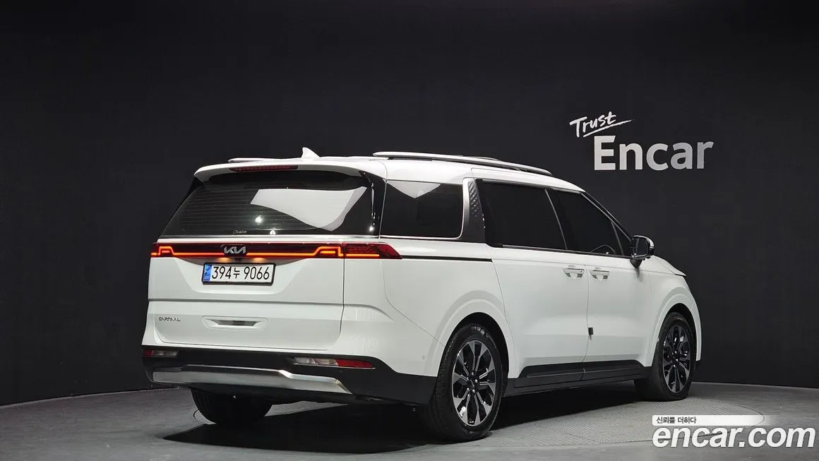 Kia Carnival — фото 4