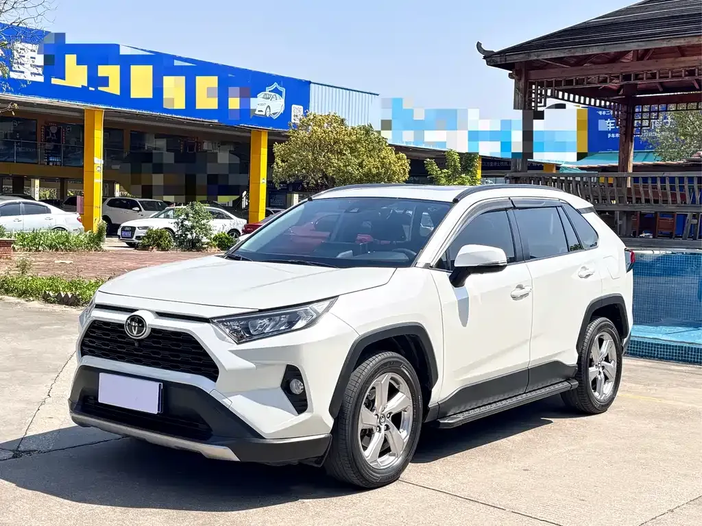 Toyota RAV4 2021 из CN, фото 1