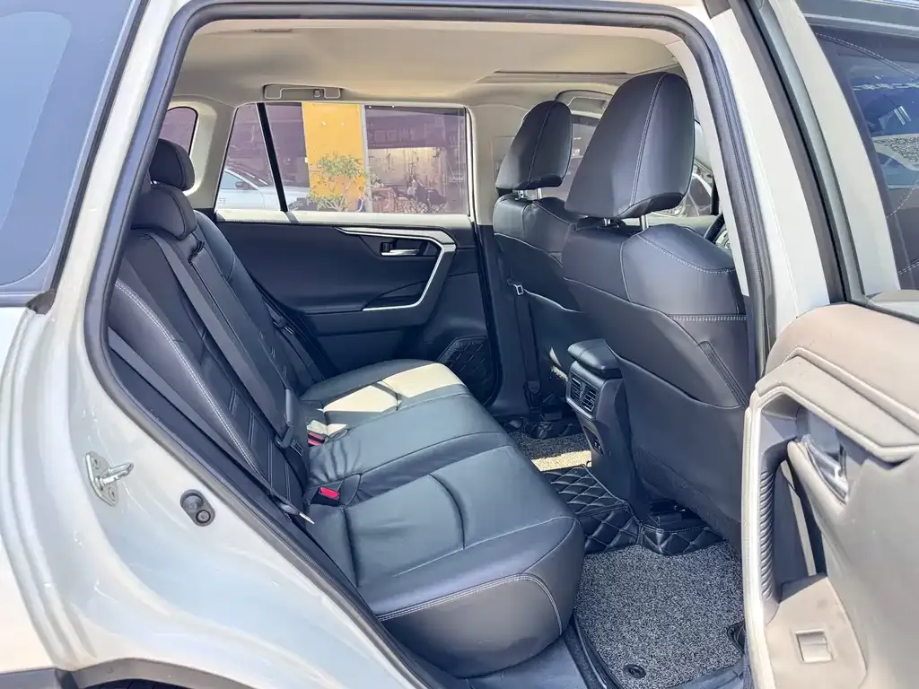 Toyota RAV4 2021 из CN, фото 5