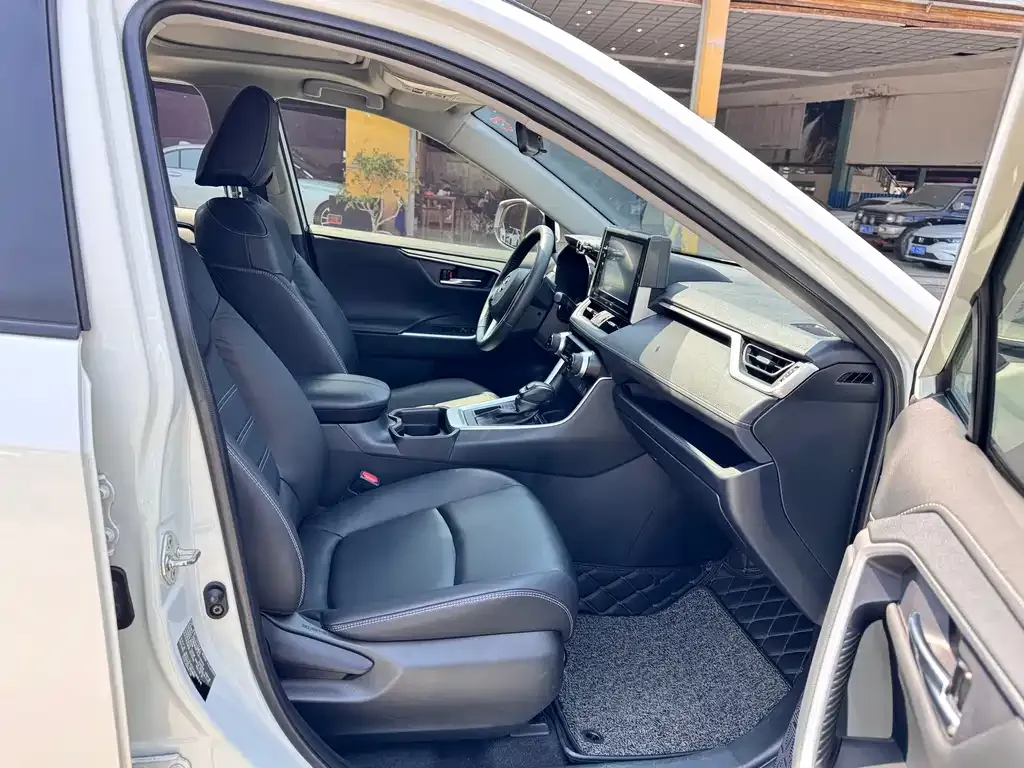 Toyota RAV4 2021 из CN, фото 3