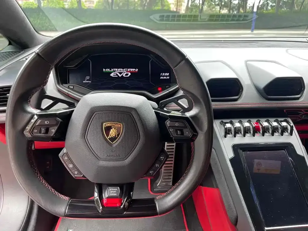 Lamborghini Huracan 2023 из CN, фото 3