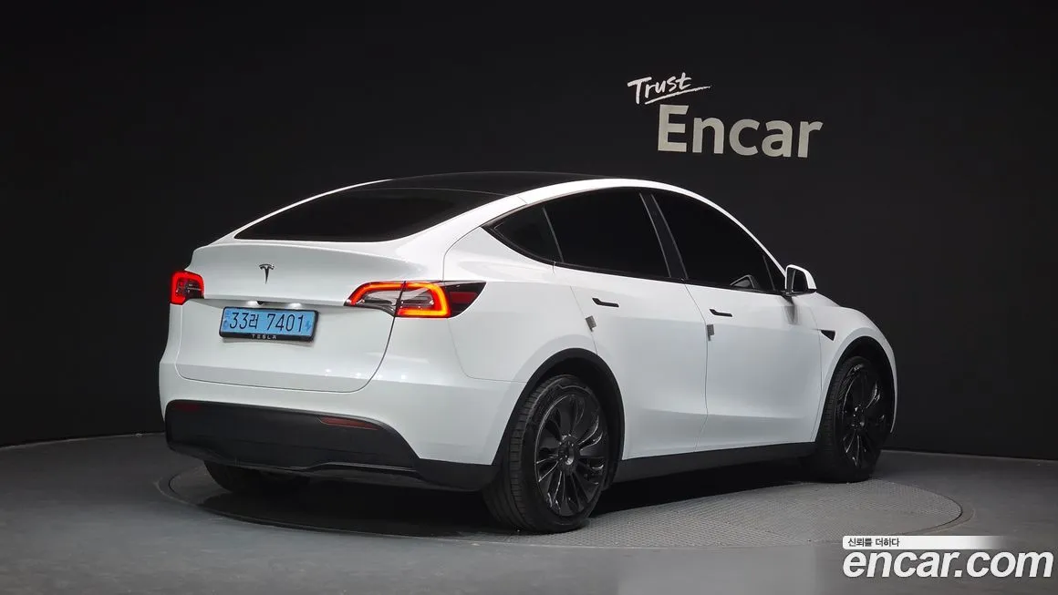 Tesla Model Y — фото 6
