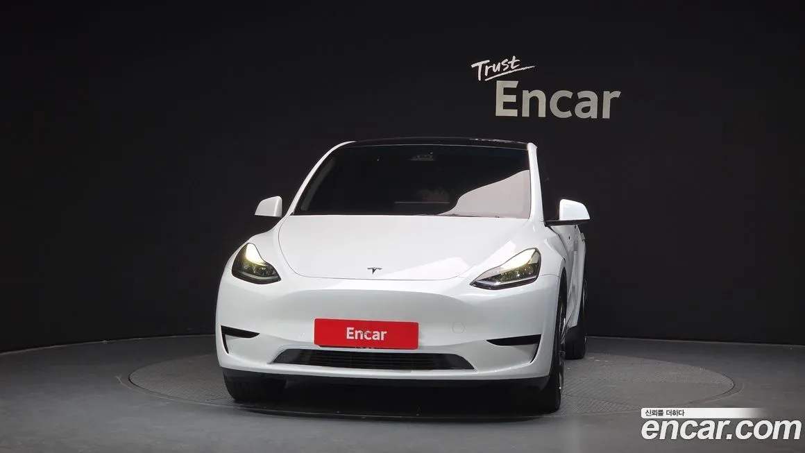 Tesla Model Y — фото 8