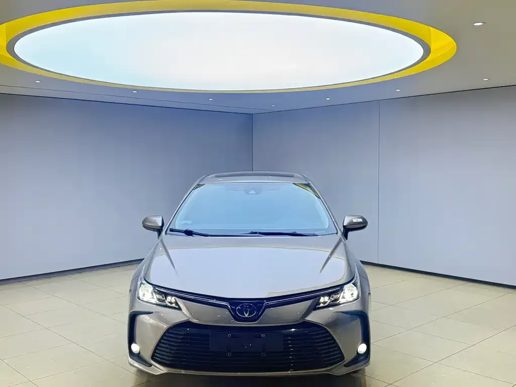 Toyota Corolla — фото 8
