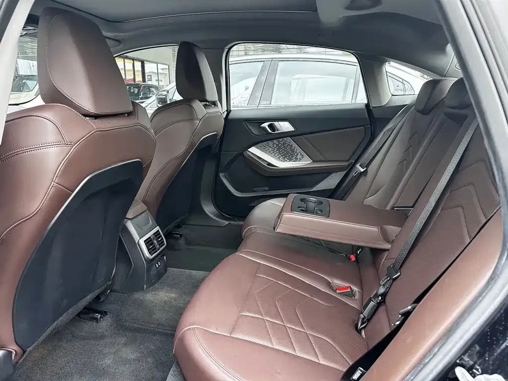 BMW 2 Series 2025 из CN, фото 10