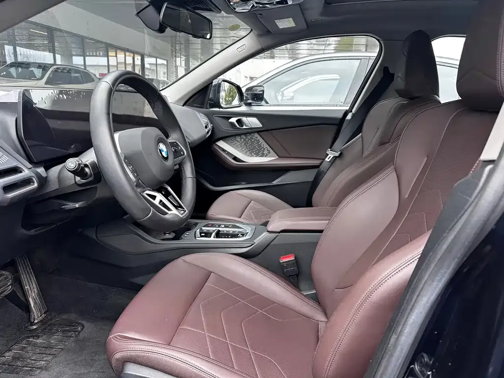 BMW 2 Series 2025 из CN, фото 2