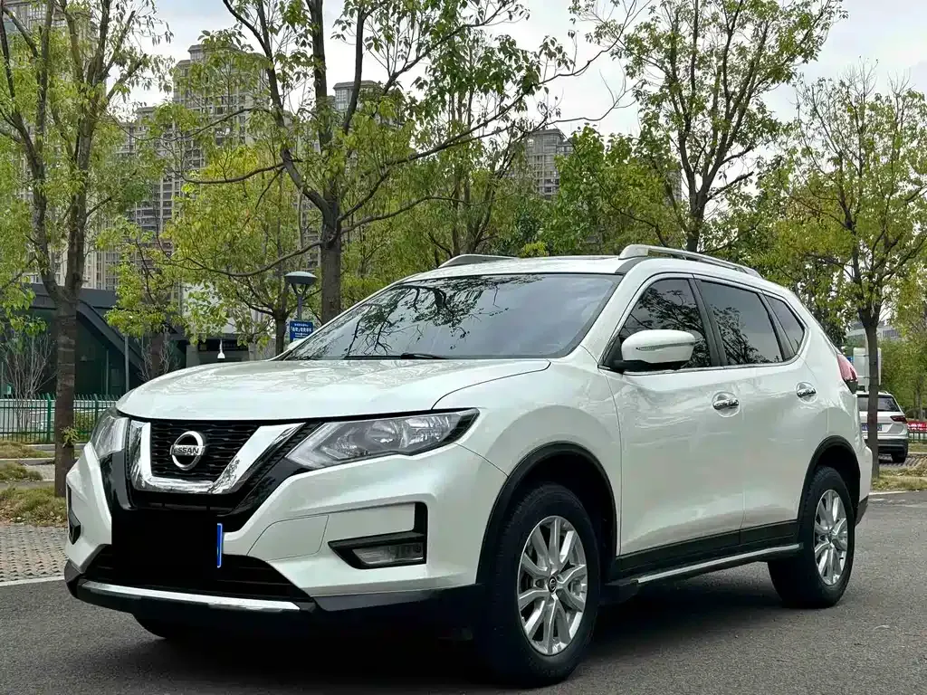 Nissan X-Trail — фото 1