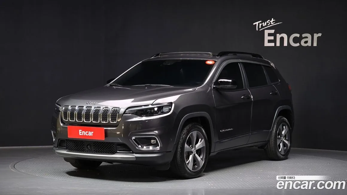 Jeep Cherokee — фото 1
