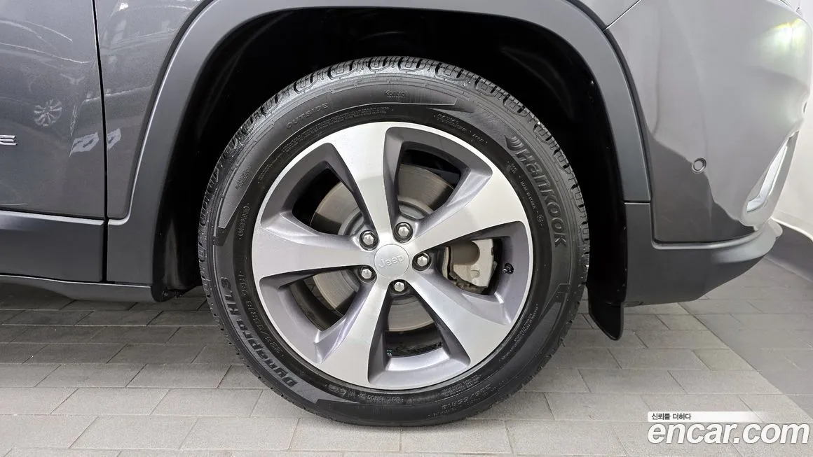 Jeep Cherokee — фото 9