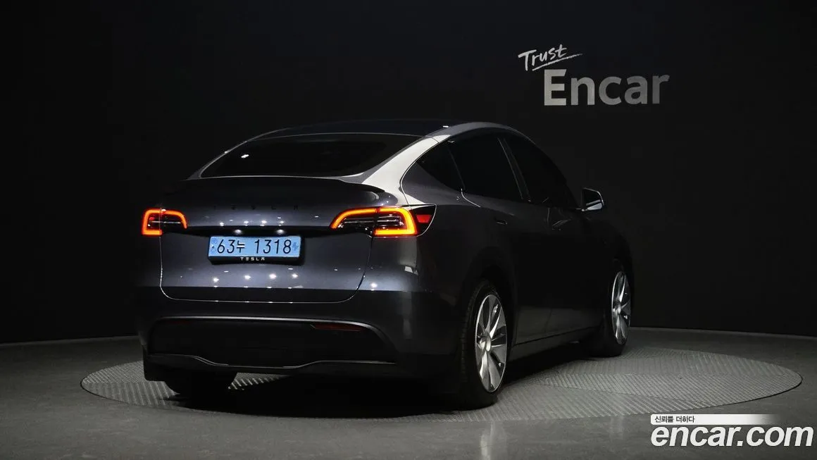 Tesla Model Y — фото 5