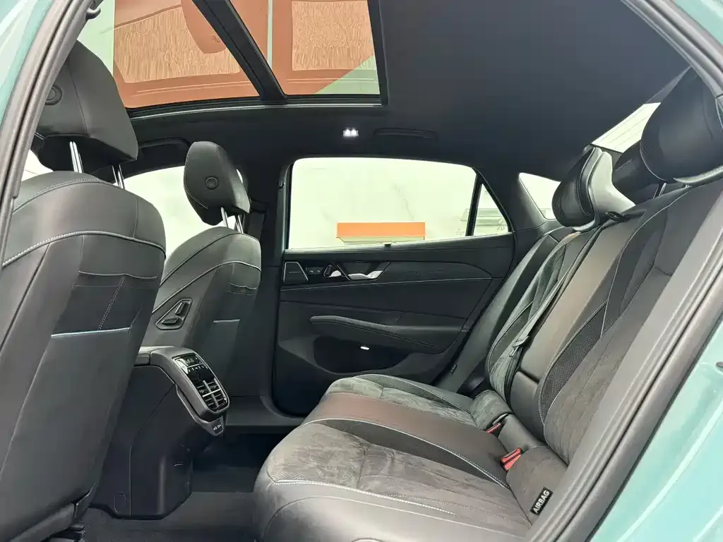 Volkswagen Passat — фото 5
