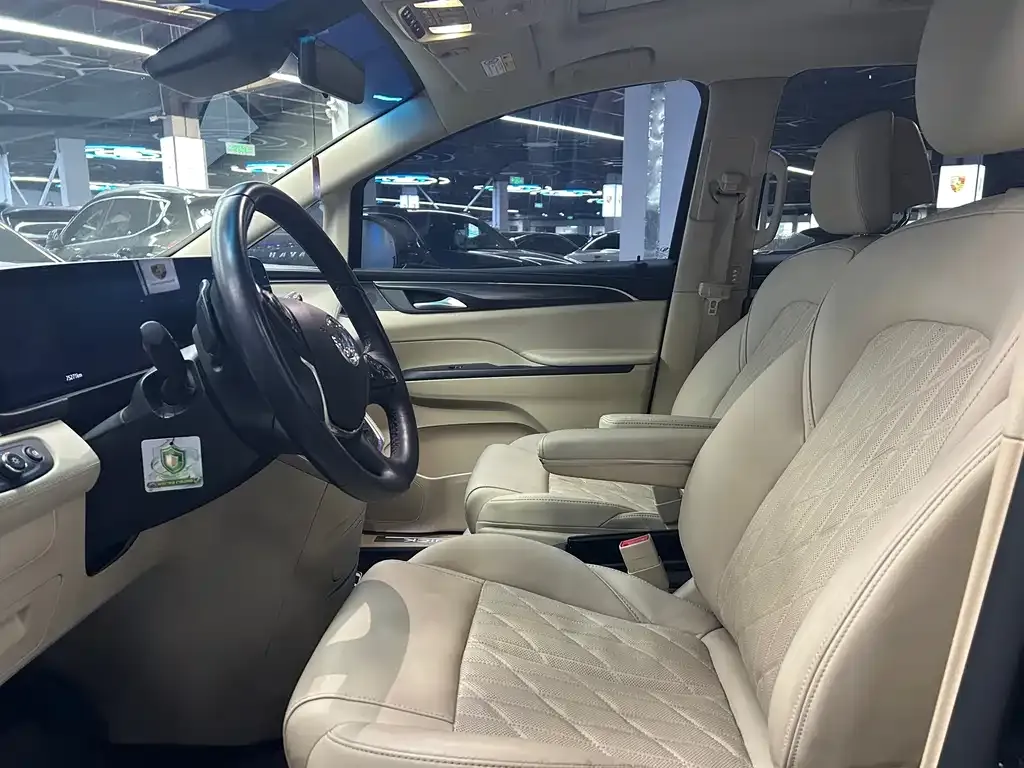 Buick GL8 2022 из CN, фото 10