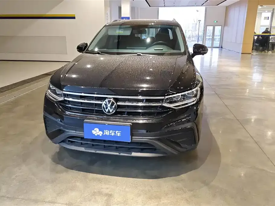 Volkswagen Tiguan L — фото 3