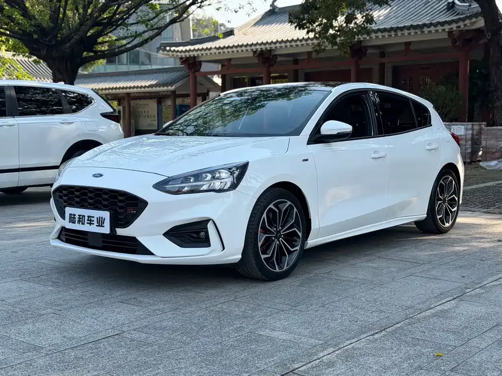 Ford Focus 2022 из CN, фото 1