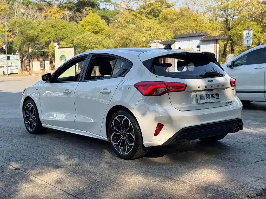 Ford Focus 2022 из CN, фото 5