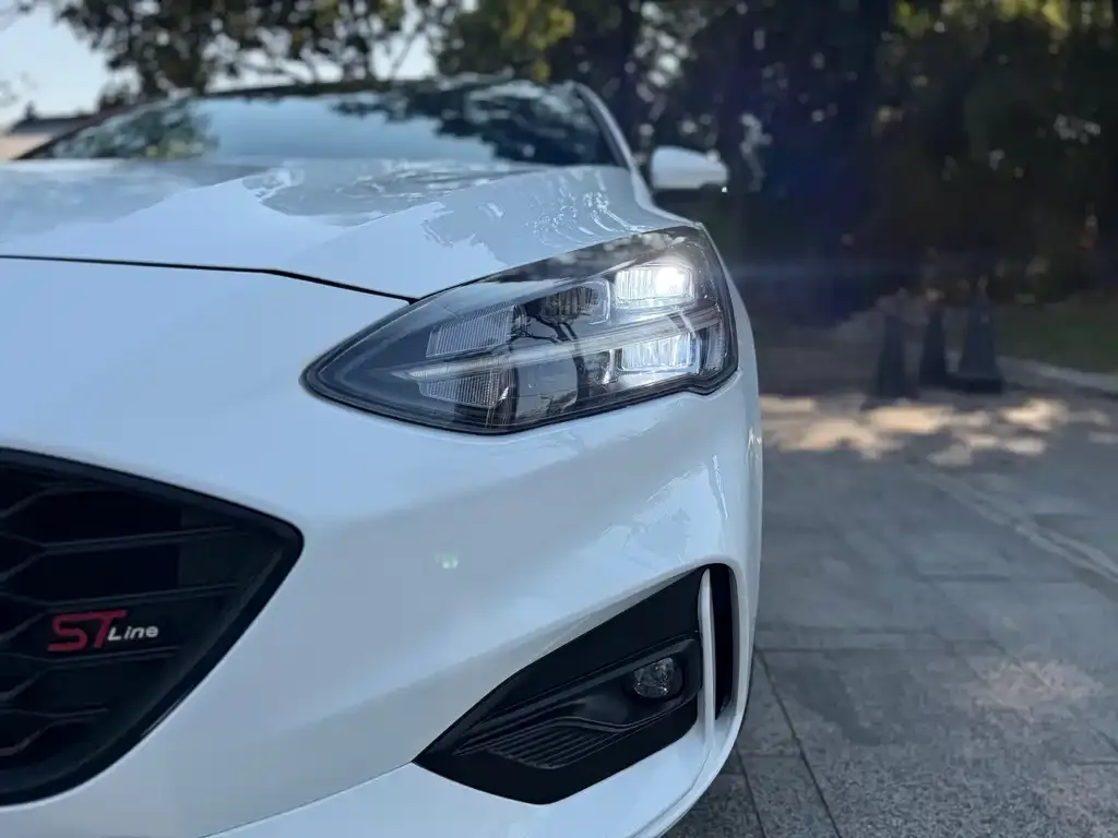 Ford Focus 2022 из CN, фото 4
