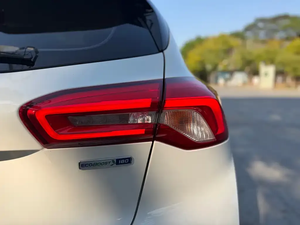 Ford Focus 2022 из CN, фото 2