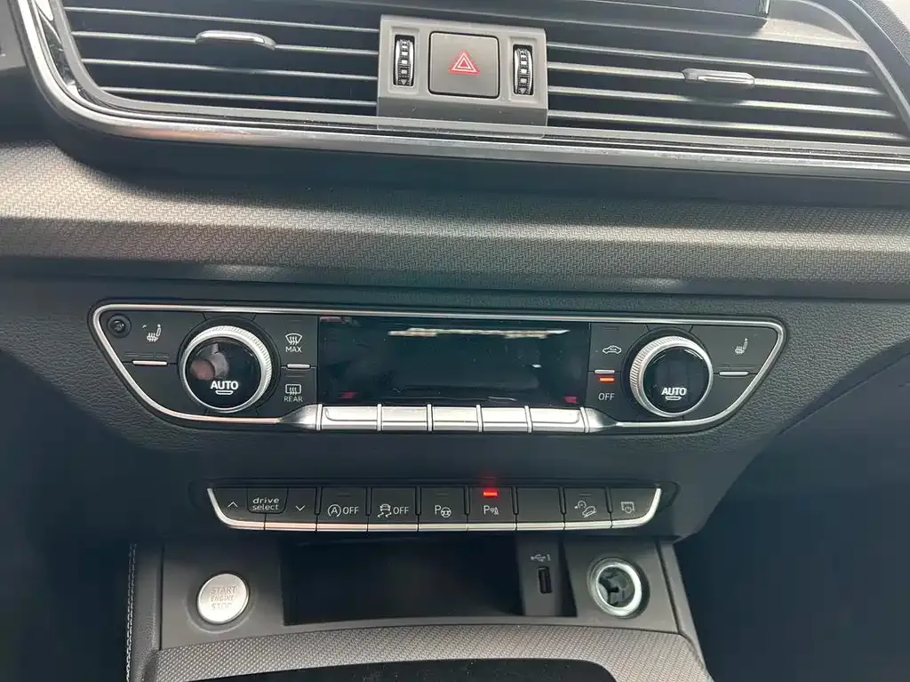 Audi Q5L 2023 из CN, фото 4