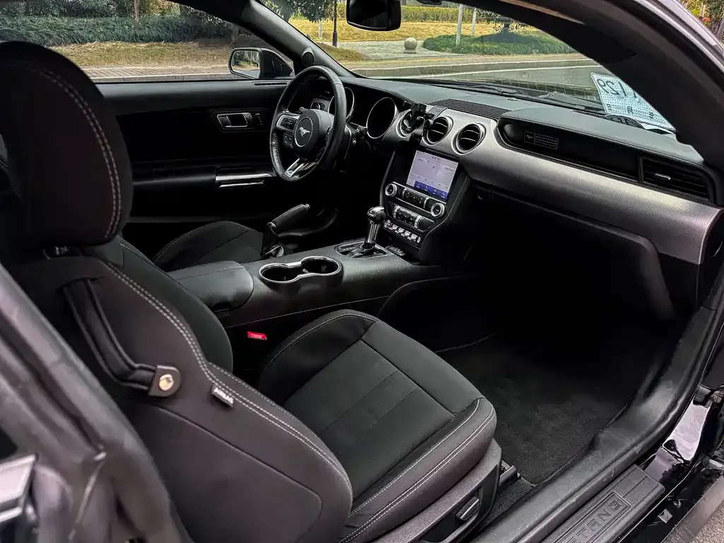 Ford Mustang 2022 из CN, фото 2