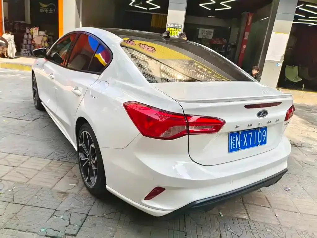 Ford Focus 2021 из CN, фото 6