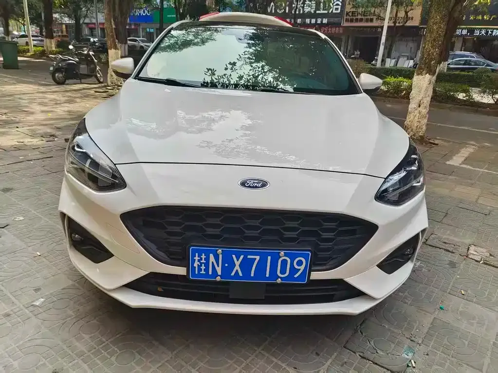 Ford Focus 2021 из CN, фото 9