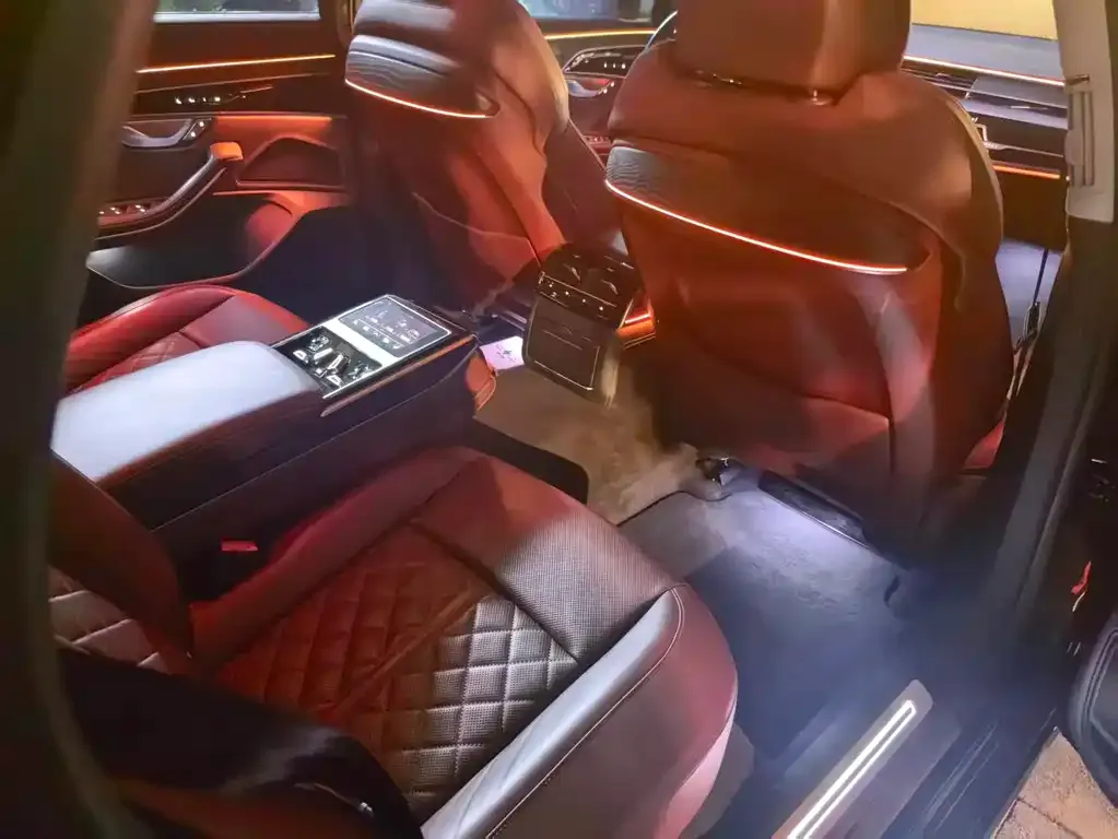 Audi A8 2023 из CN, фото 3