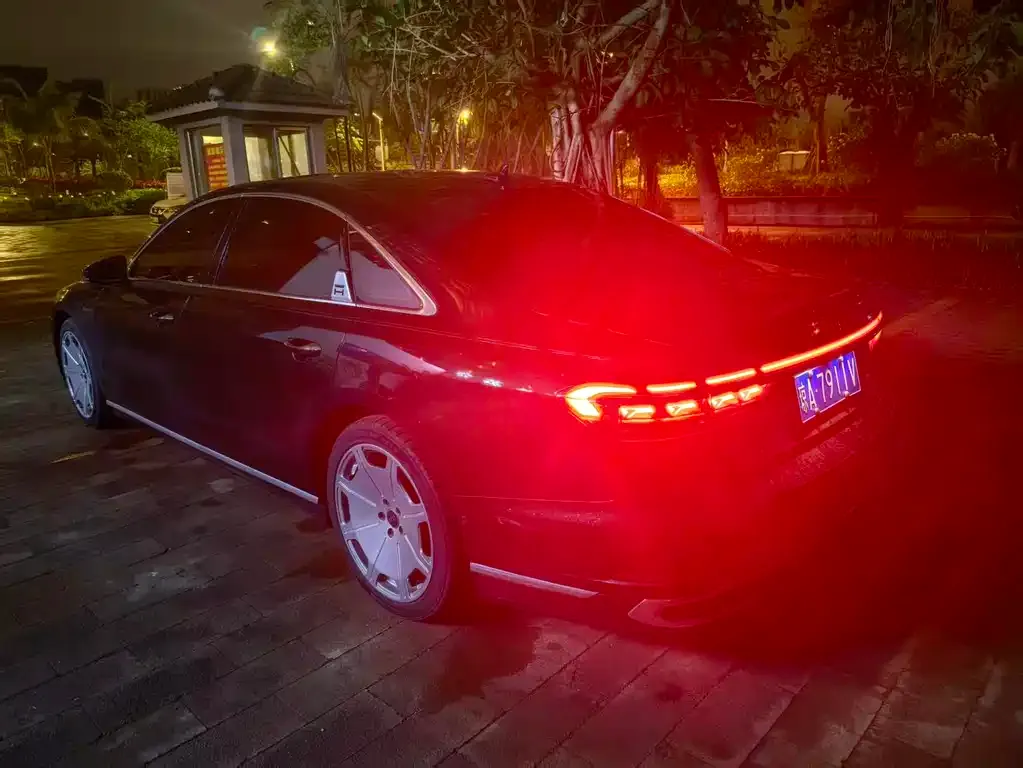 Audi A8 2023 из CN, фото 8