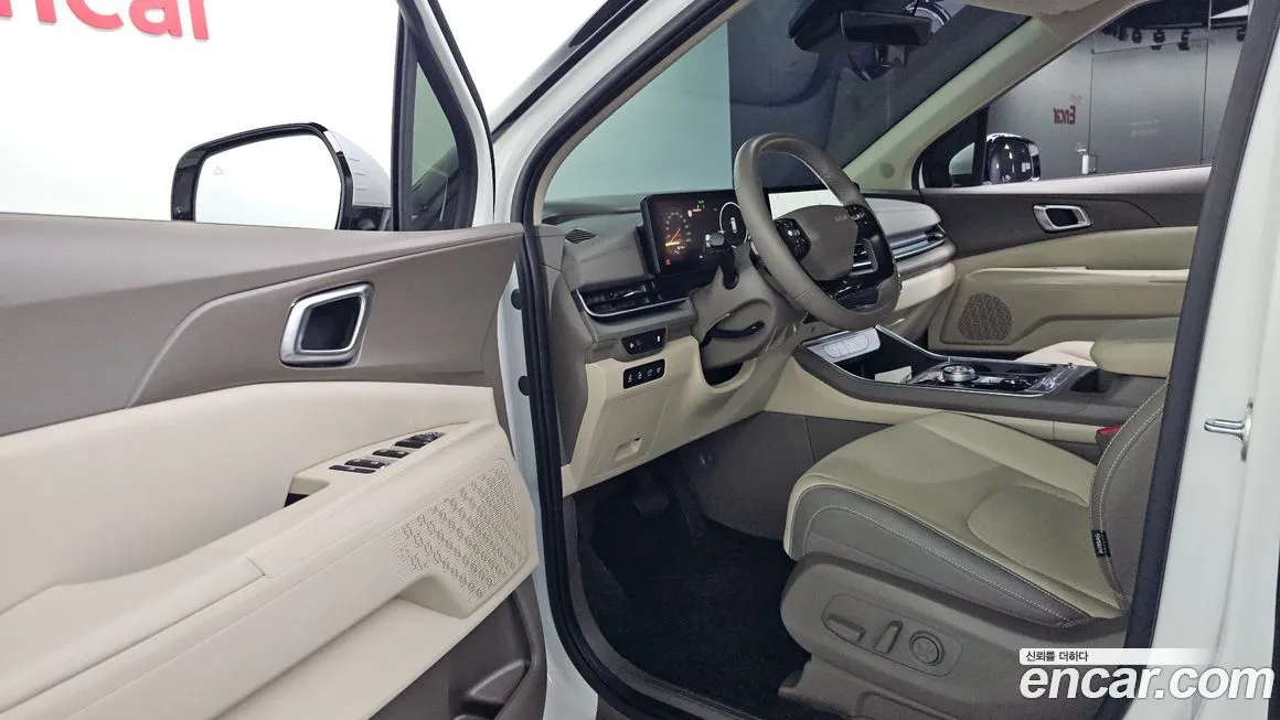Kia Carnival — фото 9