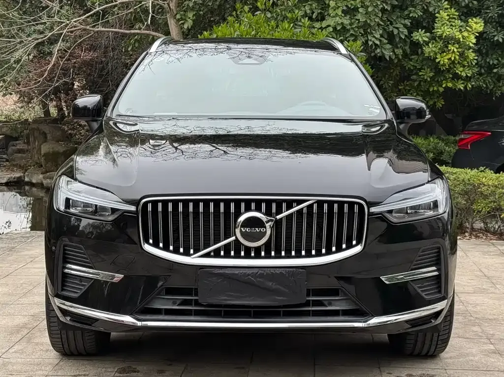 Volvo XC60 — фото 8
