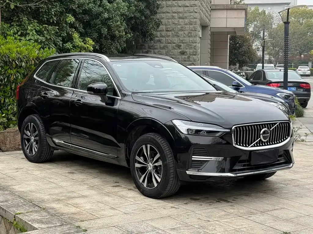 Volvo XC60 — фото 9