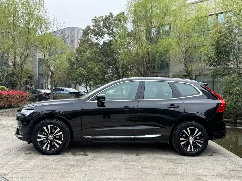 Volvo XC60 — фото 10
