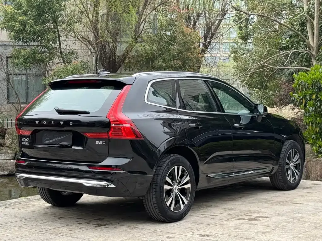 Volvo XC60 — фото 7