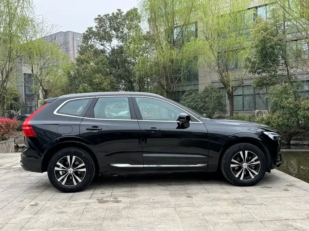 Volvo XC60 — фото 5