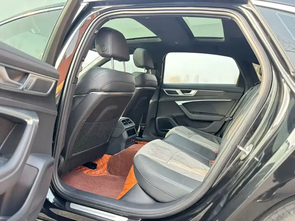 Audi A6L 2024 из CN, фото 5