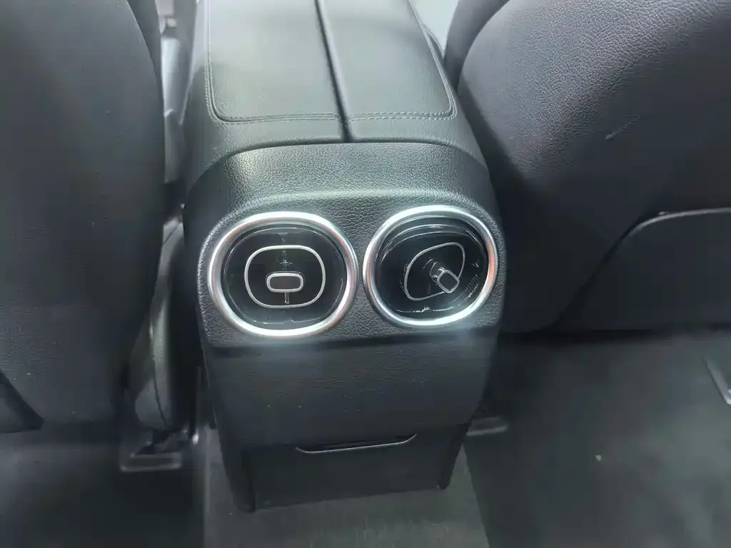 Mercedes-Benz C-Class 2023 из CN, фото 6