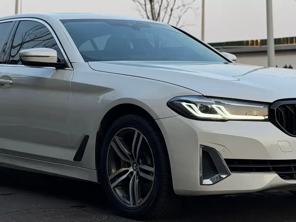 BMW 5 Series — фото 4