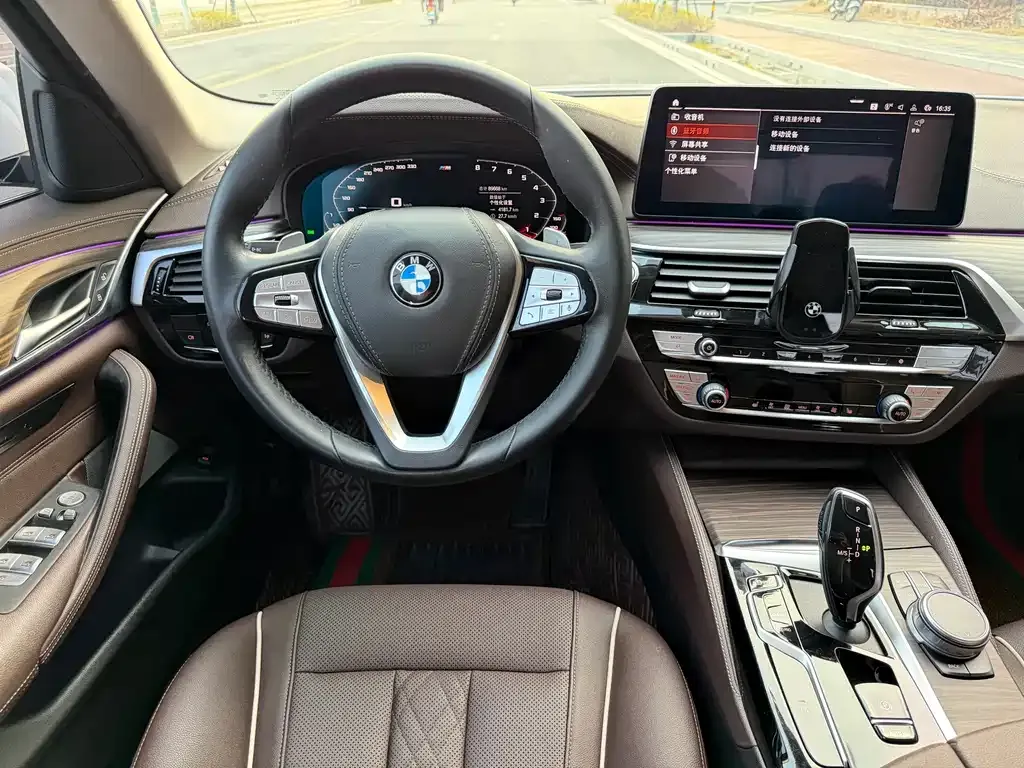 BMW 5 Series — фото 10