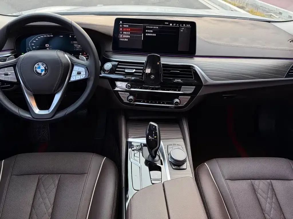 BMW 5 Series — фото 2