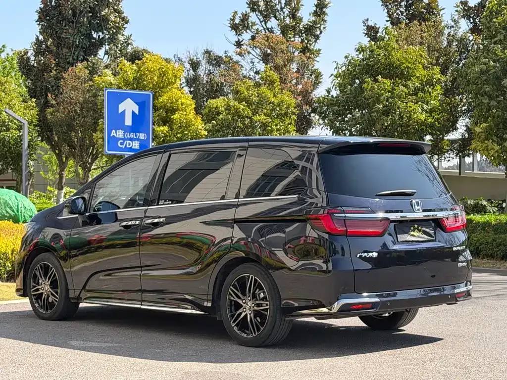 Honda Odyssey — фото 10