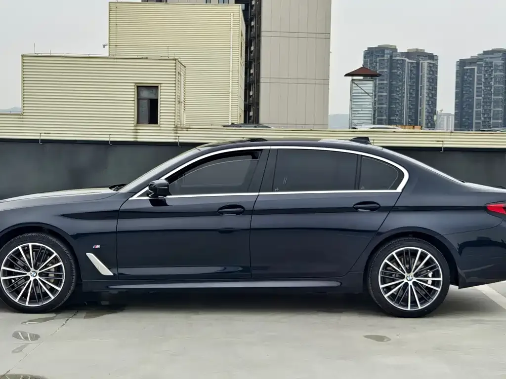 BMW 5 Series — фото 2