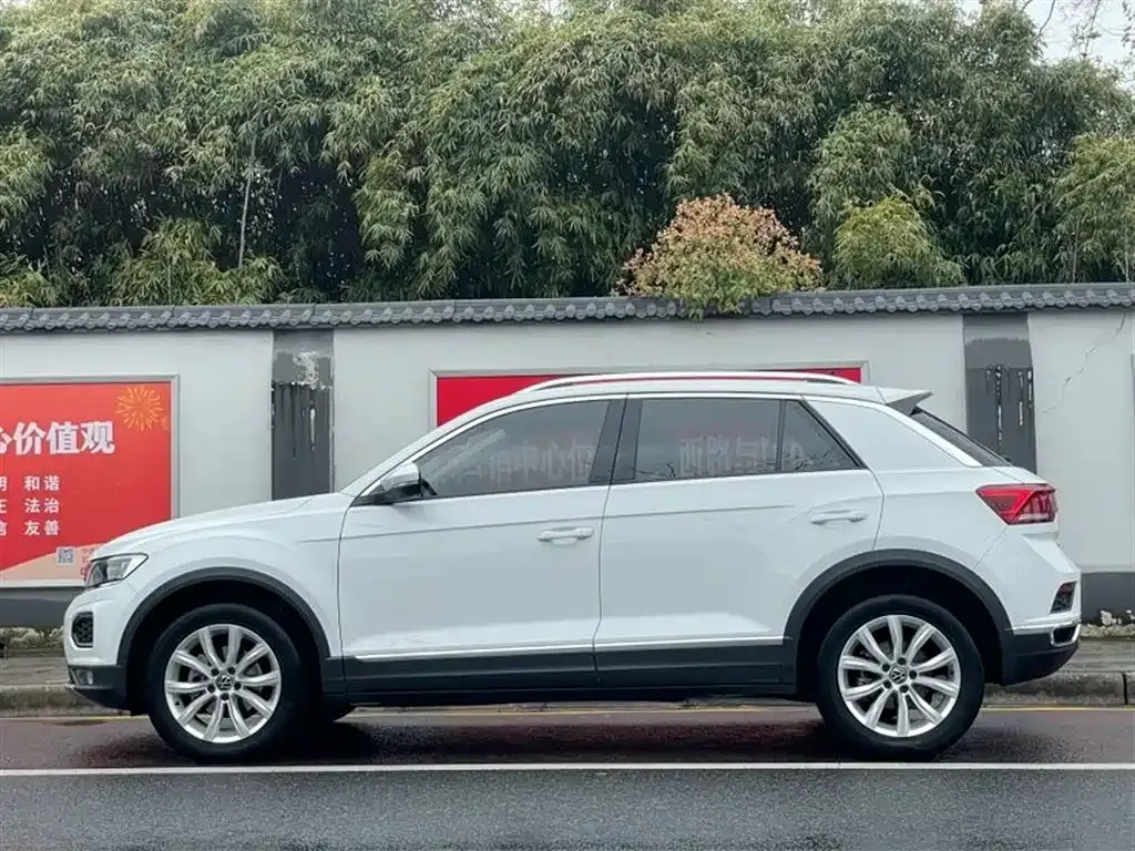 Volkswagen T-Roc — фото 8