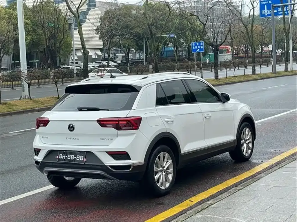 Volkswagen T-Roc — фото 2